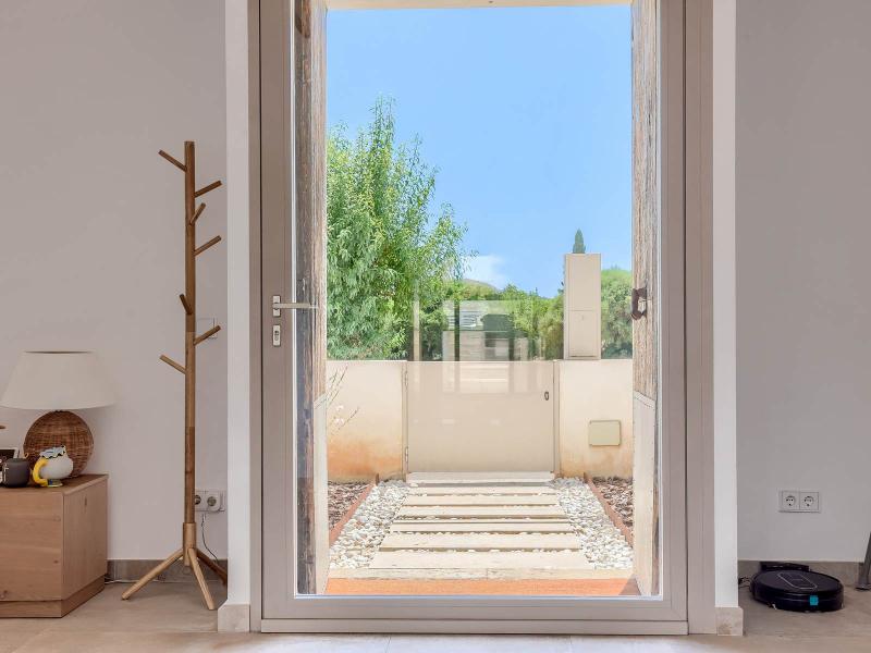 Elegant Renovated Villa for Sale in Calvià , 