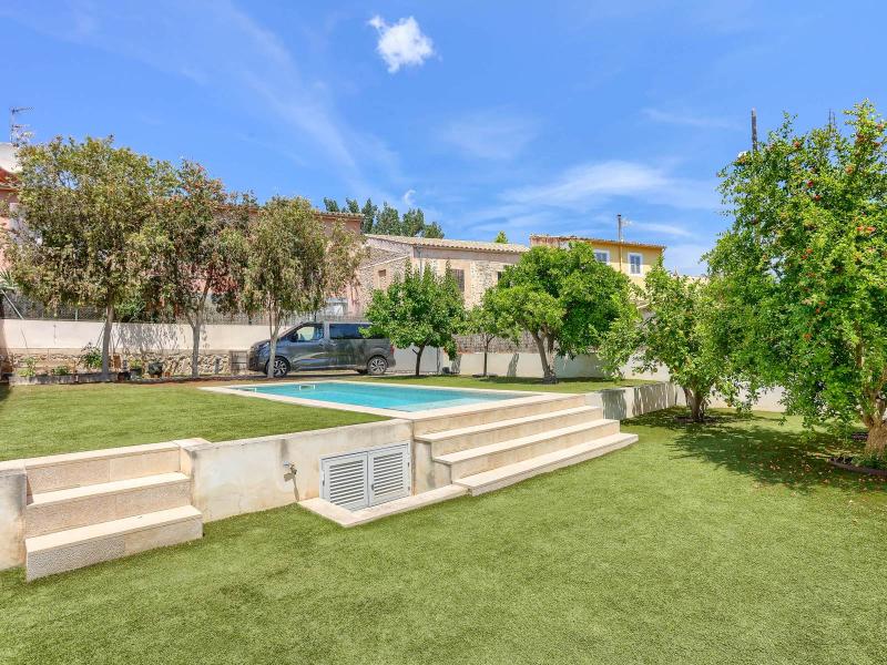 Elegant Renovated Villa for Sale in Calvià , 