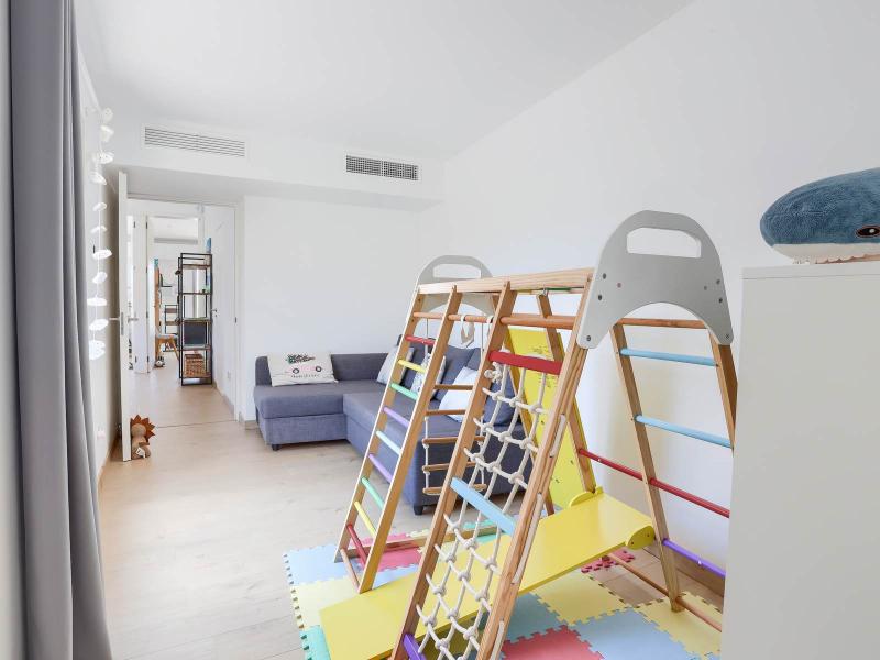 Elegant Renovated Villa for Sale in Calvià , 