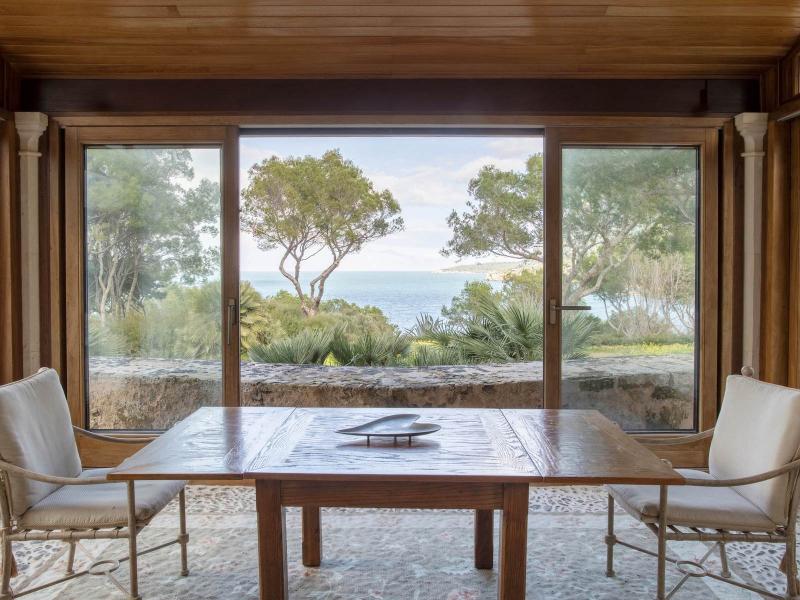 Beachfront Villa for Sale in Alcúdia – Mallorca , Alcudia Area 