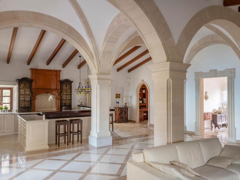 Beachfront Villa for Sale in Alcúdia – Mallorca , Alcudia Area 