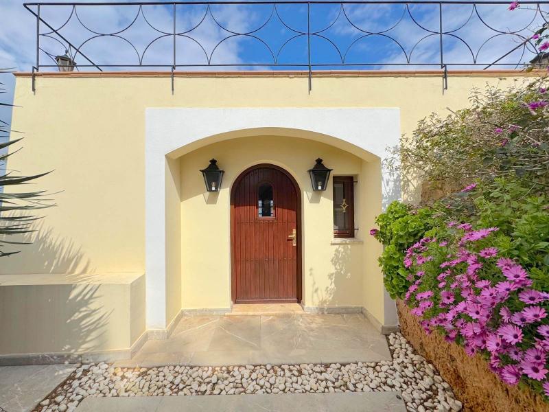 Beachfront Villa for Sale in Alcúdia – Mallorca , Alcudia Area 