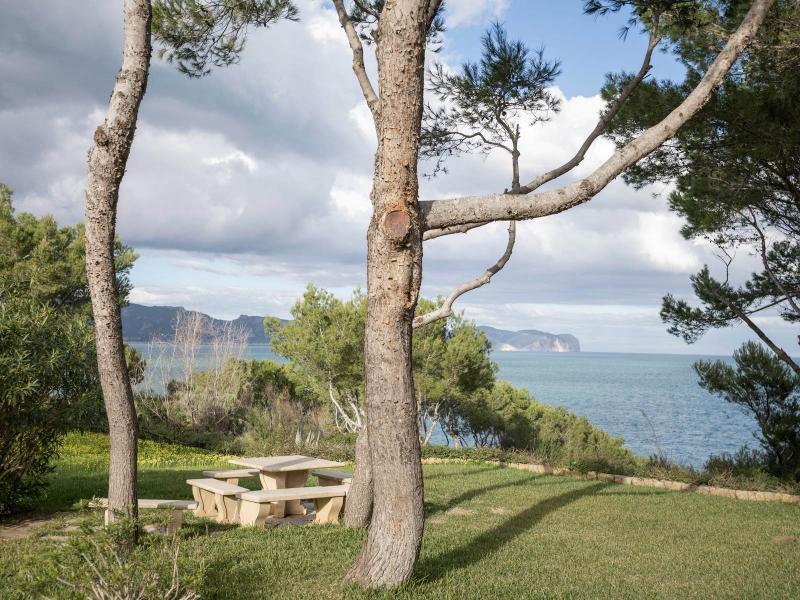 Beachfront Villa for Sale in Alcúdia – Mallorca , Alcudia Area 