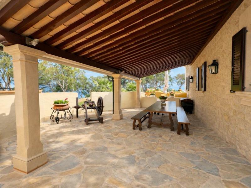 Beachfront Villa for Sale in Alcúdia – Mallorca , Alcudia Area 