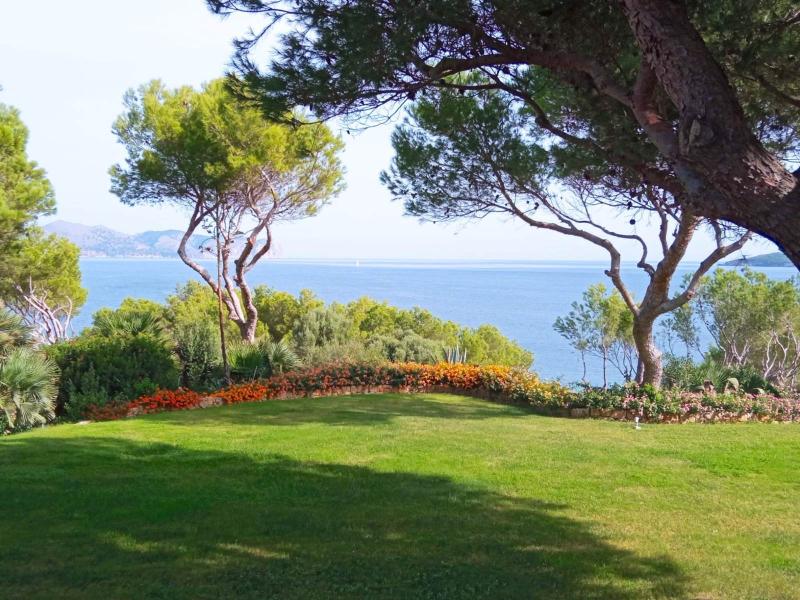 Beachfront Villa for Sale in Alcúdia – Mallorca , Alcudia Area 
