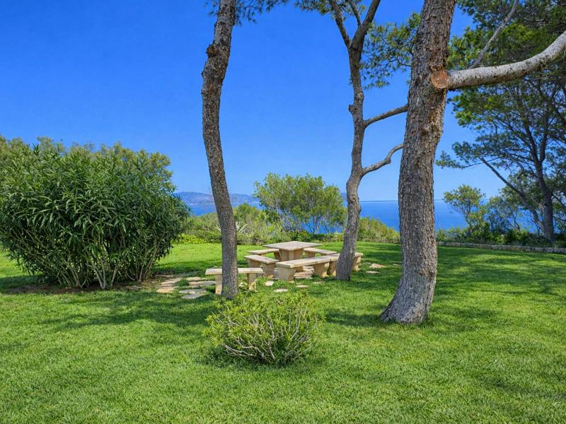 Beachfront Villa for Sale in Alcúdia – Mallorca , Alcudia Area 