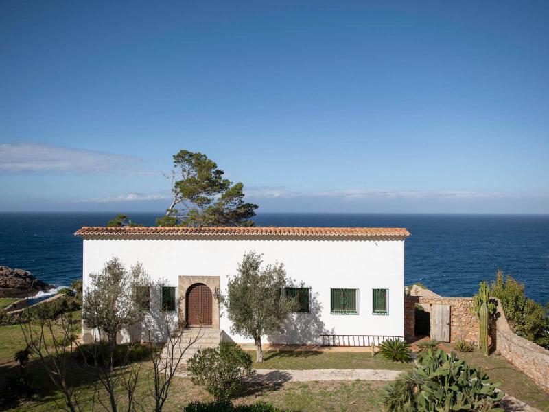 Luxury Seafront Villa for Sale in Banyalbufar – Mallorca , Bañalbufar 
