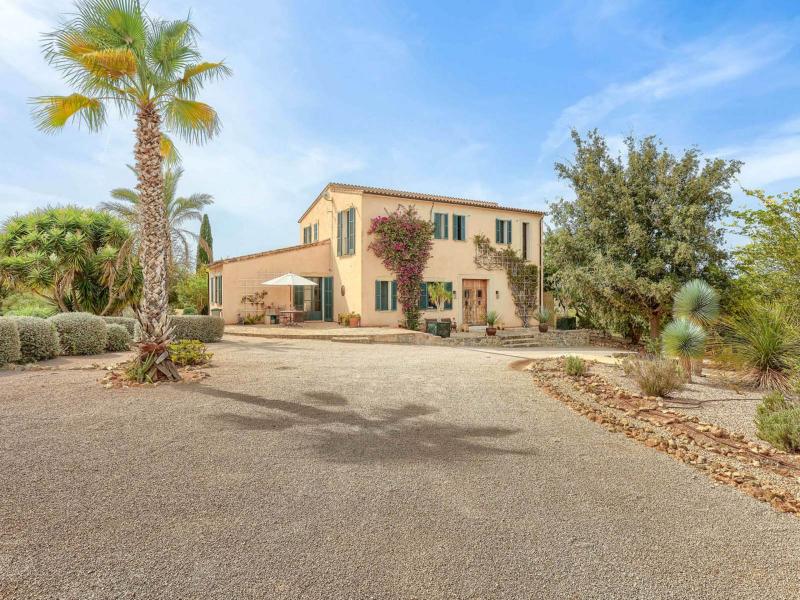 Private Villa with Guest Houses , 