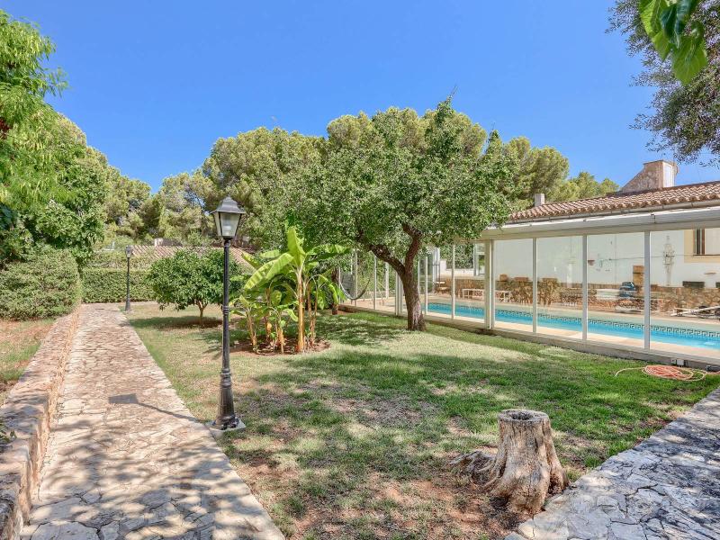 Villa for sale in Bendinat - , 