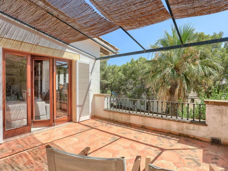 Villa for sale in Bendinat - , 