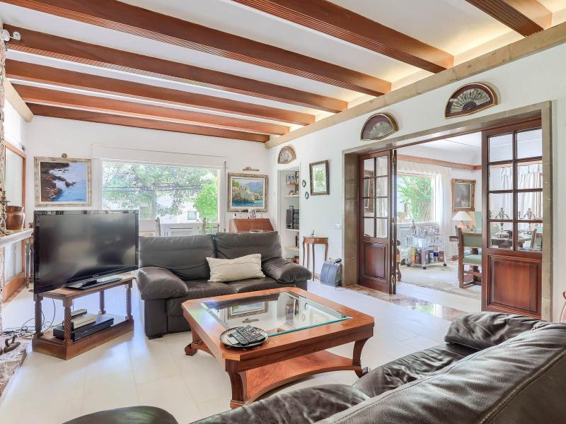 Villa for sale in Bendinat - , 