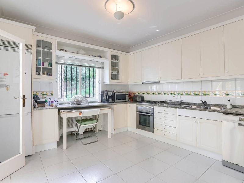 Villa for sale in Bendinat - , 