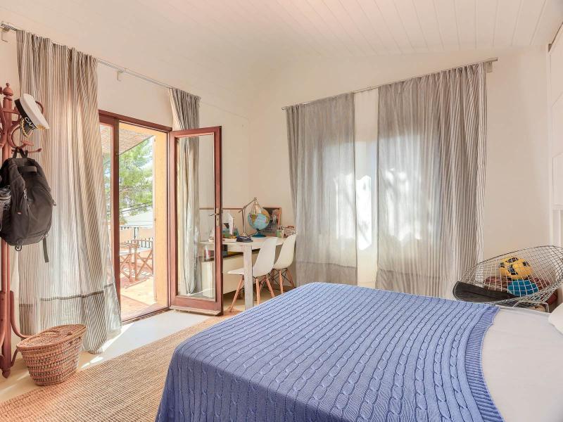 Villa for sale in Bendinat - , 