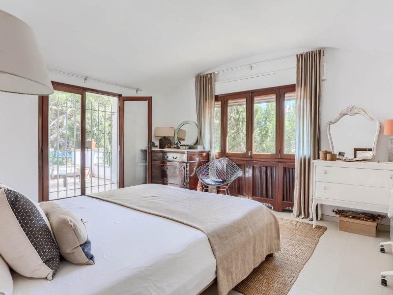 Villa for sale in Bendinat - , 