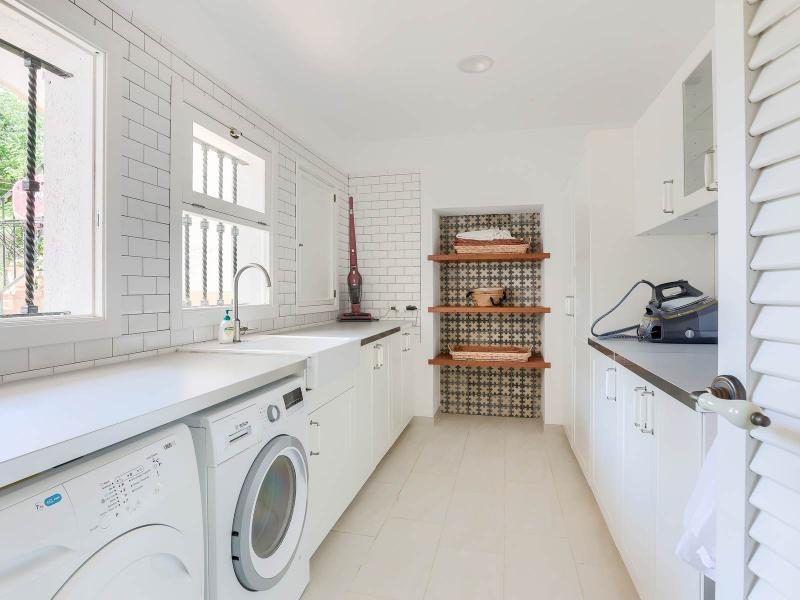 Villa for sale in Bendinat - , 