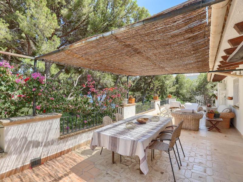 Villa for sale in Bendinat - , 