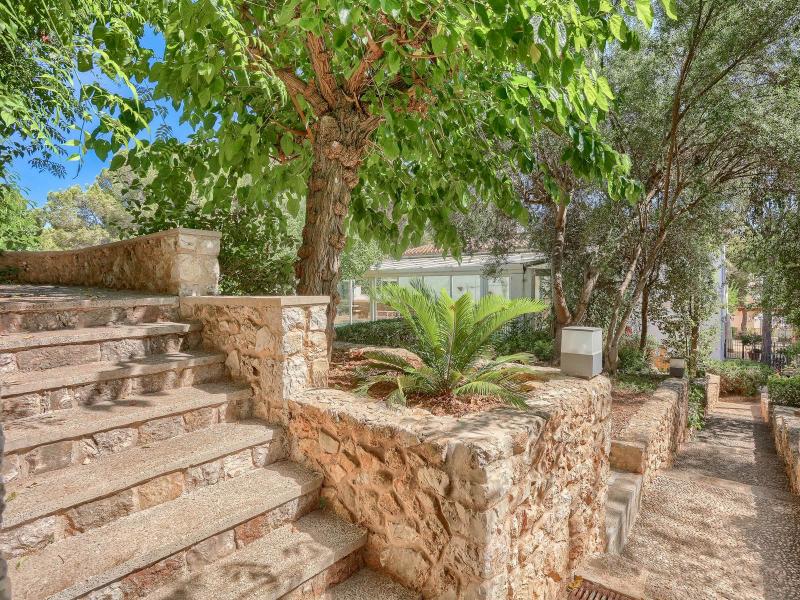 Villa for sale in Bendinat - , 