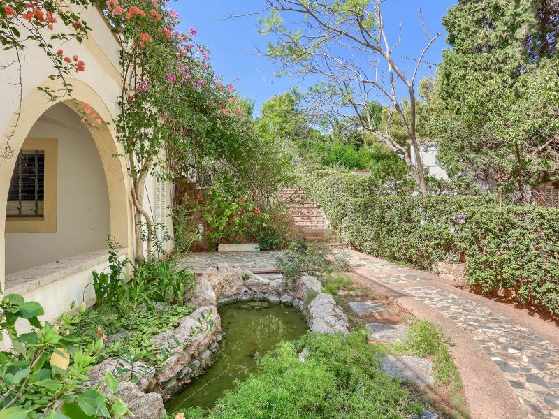Villa for sale in Bendinat - , 