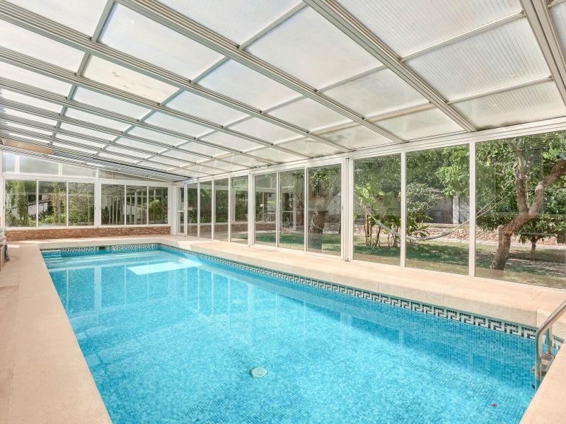 Villa for sale in Bendinat - , 