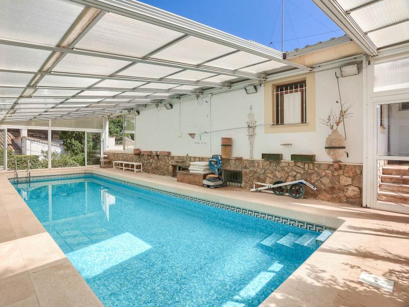 Villa for sale in Bendinat - , 