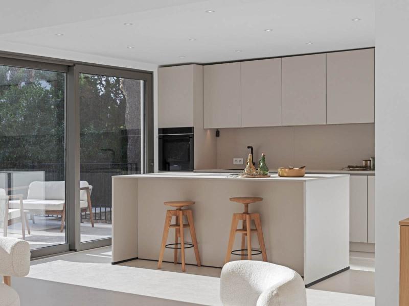 Contemporary 4-Bedroom Villa with Pool , 