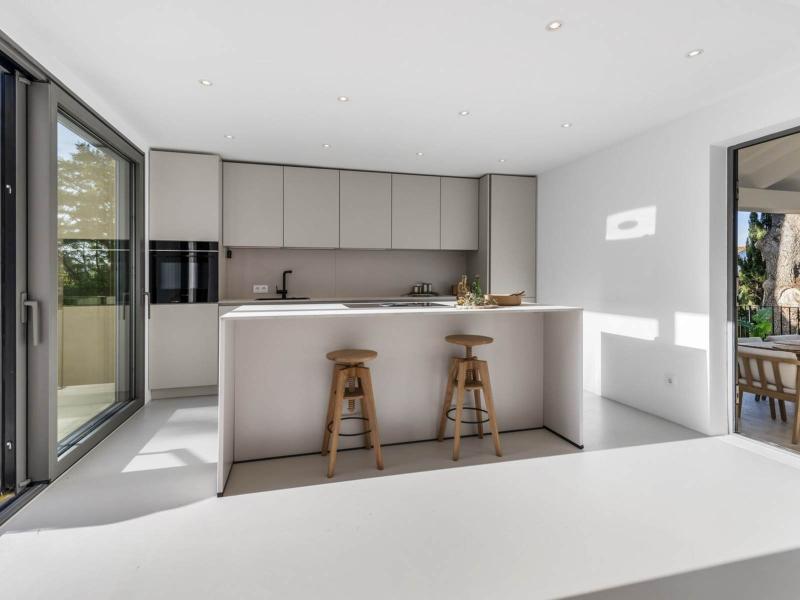 Contemporary 4-Bedroom Villa with Pool , 