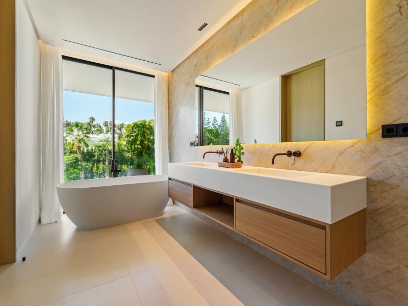 Contemporary Luxury Villa for Sale in Lomas de Marbella Club, Marbella Golden Mile , Marbella 