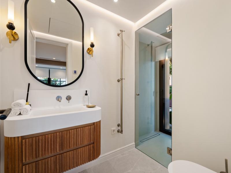Modern Mediterranean Villa for Sale in La Quinta, Marbella , Benahavis 