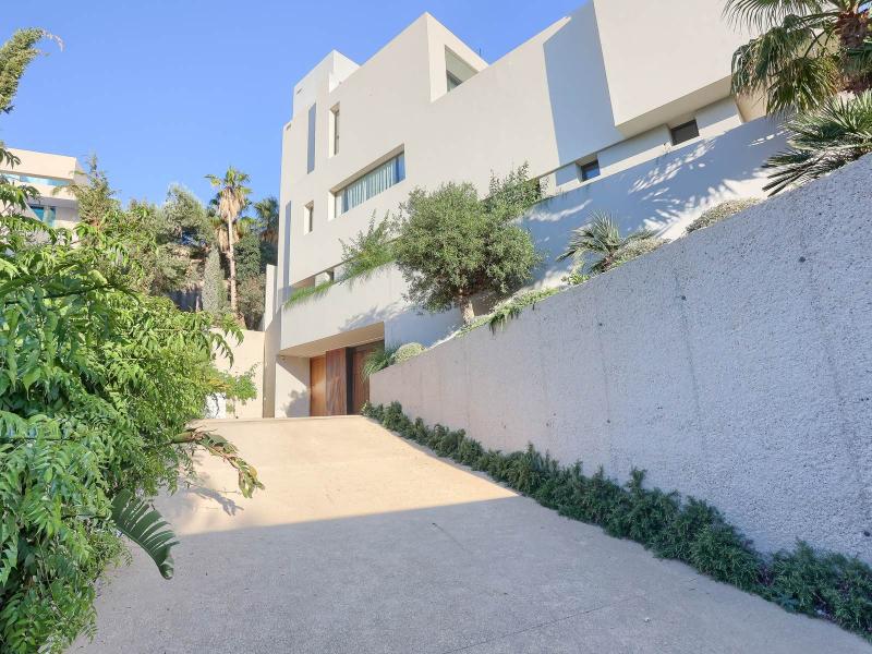 Spectacular Contemporary Villa for Sale in Cala Llamp , Port Andratx 
