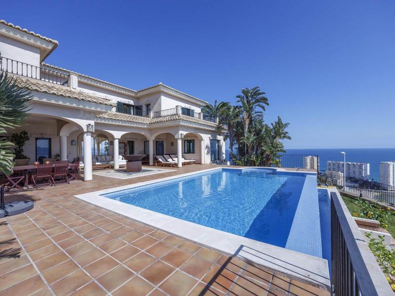 Mediterranean-Style Sea View Villa for Sale , Valencia 