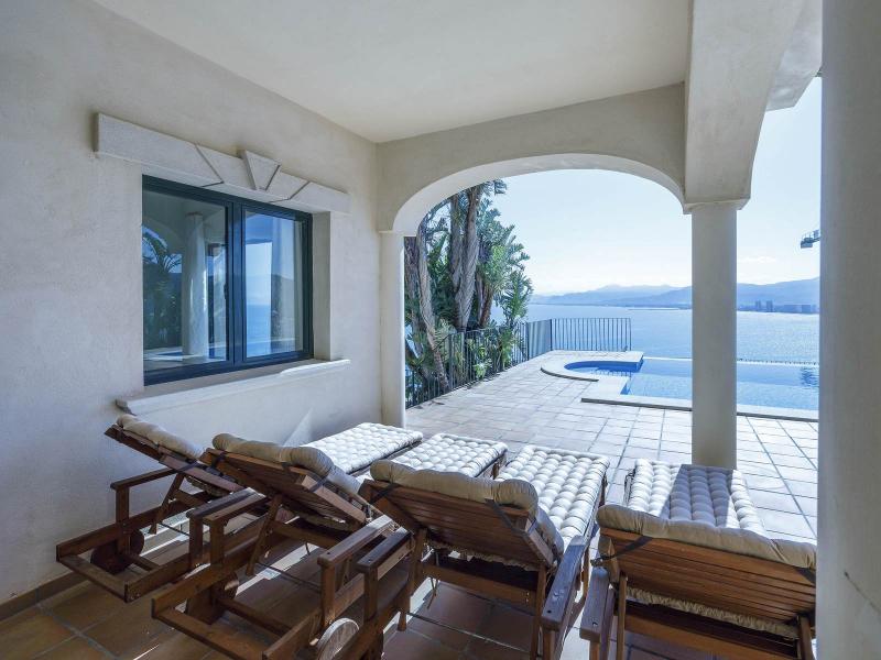 Mediterranean-Style Sea View Villa for Sale , Valencia 