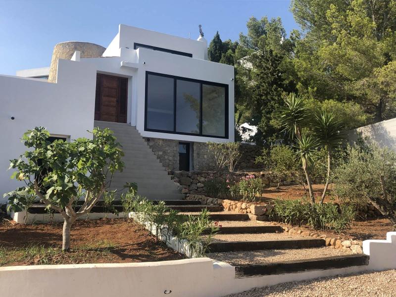 Renovated Luxury Villa for Sale in Cala Molí, Ibiza , Sant Josep de sa Talaia, 