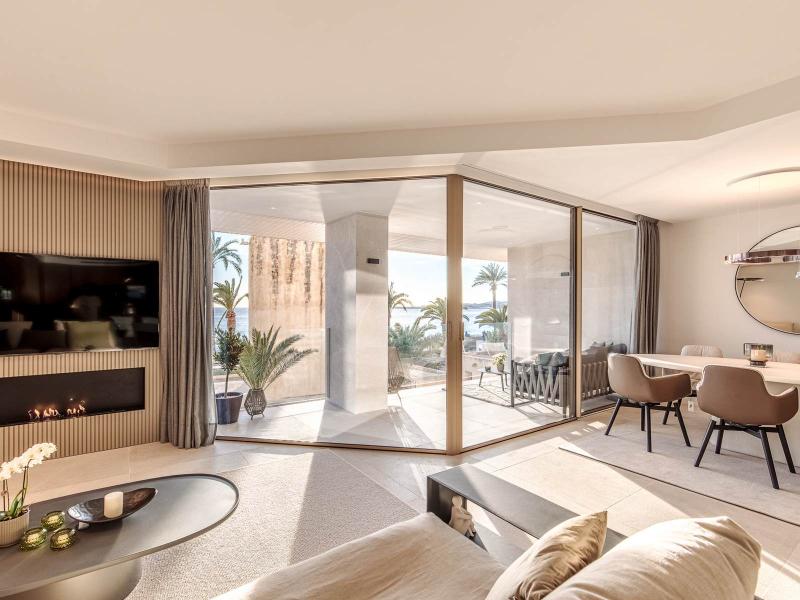 Luxury Seafront Apartment for Sale in Portixol Palma , 