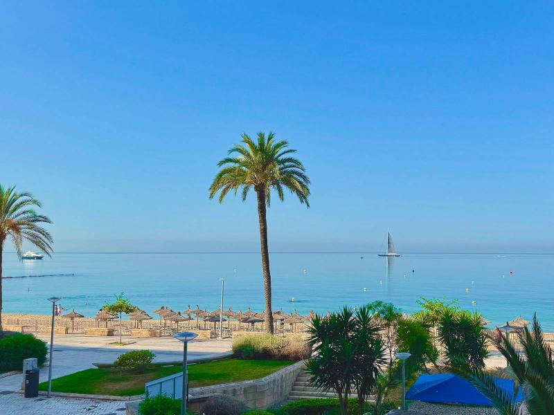 Luxury Seafront Apartment for Sale in Portixol Palma , 