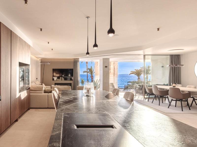 Luxury Seafront Apartment for Sale in Portixol Palma , 