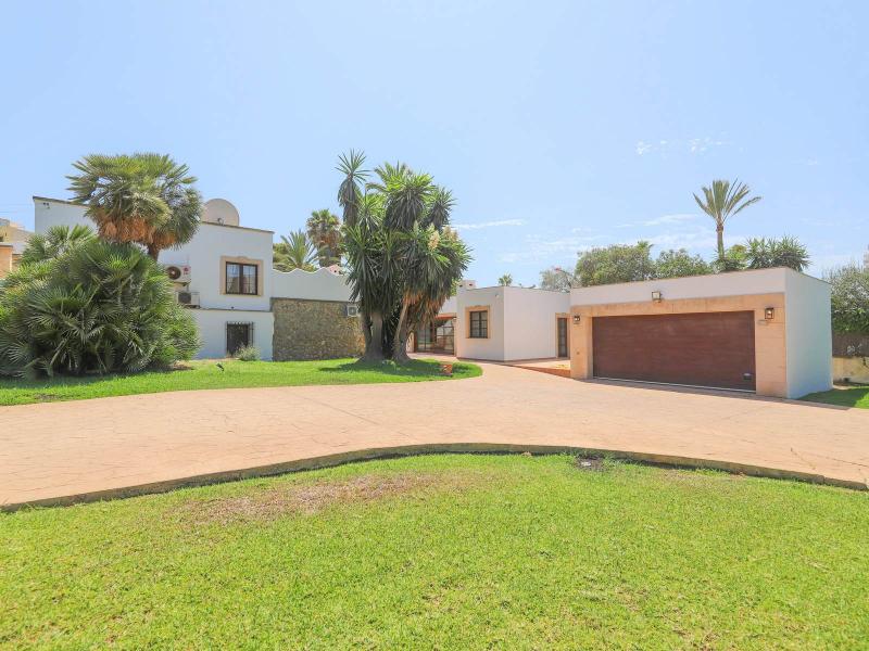 Mediterranean Villa with Pool and Guest Apartment , Palma Nova 