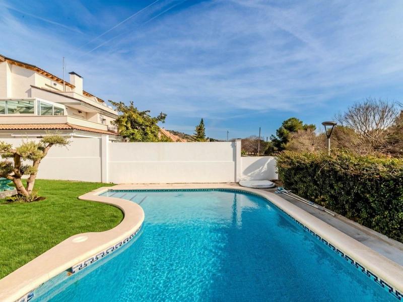 Semi-Detached Villa with Pool in Levantina, Sitges , Sitges 