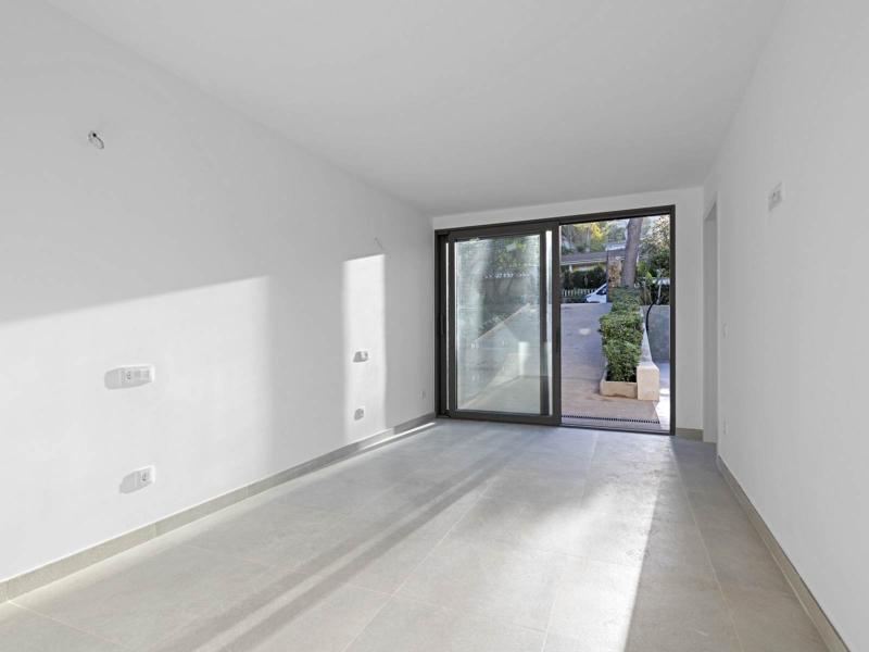 Contemporary 4-Bedroom Villa with Pool , 