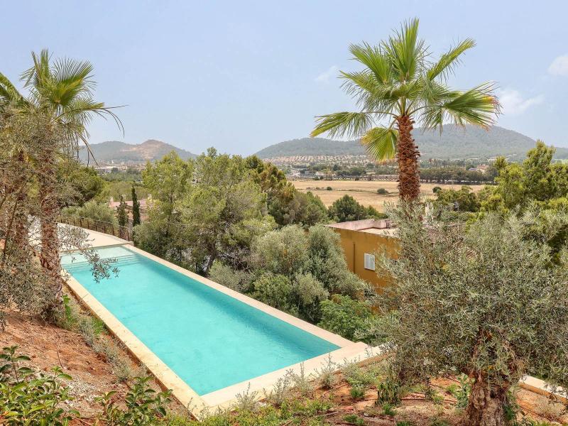 Luxury Seafront Apartments , 