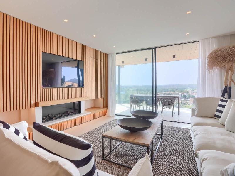 Luxury Seafront Apartments , 