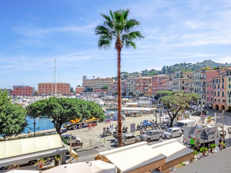 Prestigious Seafront Apartment for Sale , 
