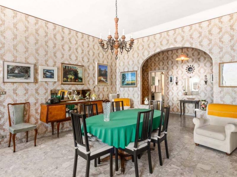 Prestigious Seafront Apartment for Sale , 