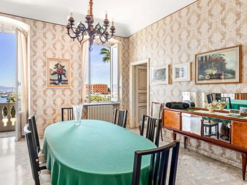 Prestigious Seafront Apartment for Sale , 