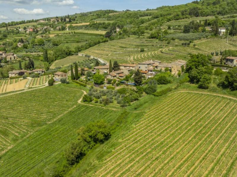 Restored Chianti Country House with Guest Cottage and Pool for Sale in Greve in Chianti , Tuscany 