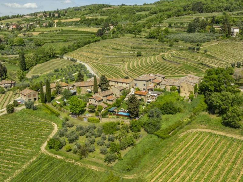 Restored Chianti Country House with Guest Cottage and Pool for Sale in Greve in Chianti , Tuscany 