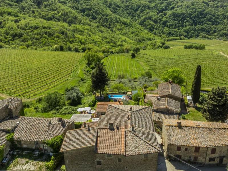 Restored Chianti Country House with Guest Cottage and Pool for Sale in Greve in Chianti , Tuscany 