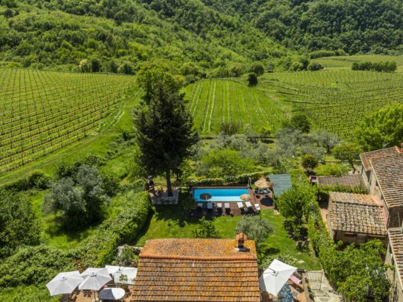 Restored Chianti Country House with Guest Cottage and Pool for Sale in Greve in Chianti , Tuscany 