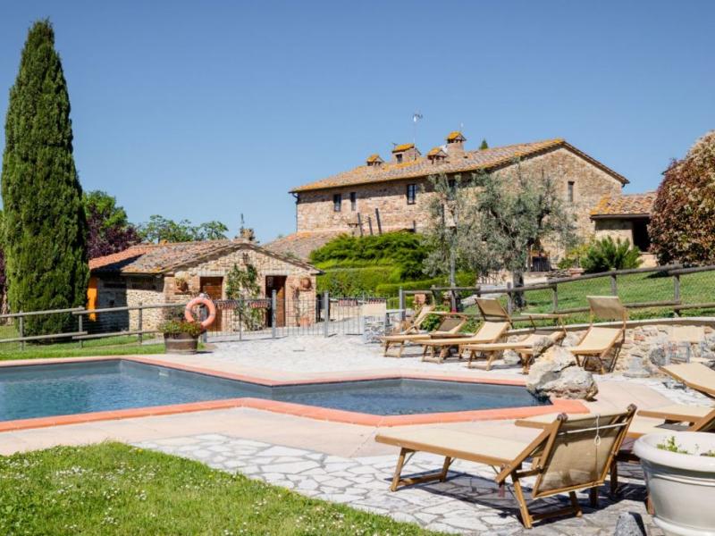 Historic Tuscan Borgo with Pool and Olive Grove for Sale in Gambassi Terme , Tuscany 