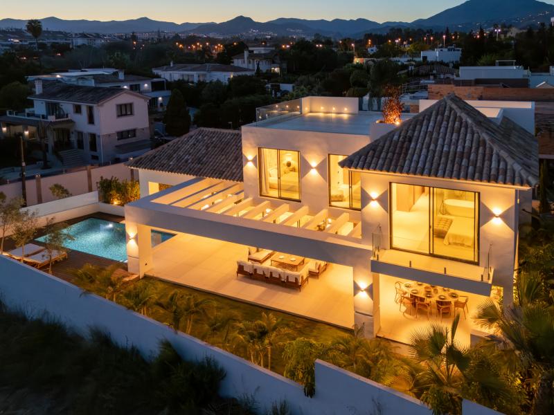 Contemporary Luxury Villa for Sale in San Pedro de Alcántara, Marbella , San Pedro 