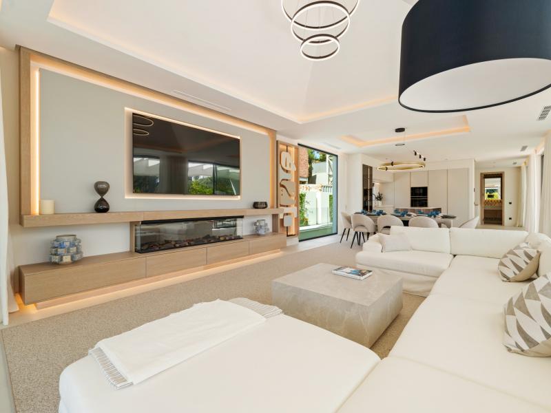 Contemporary Luxury Villa for Sale in San Pedro de Alcántara, Marbella , San Pedro 